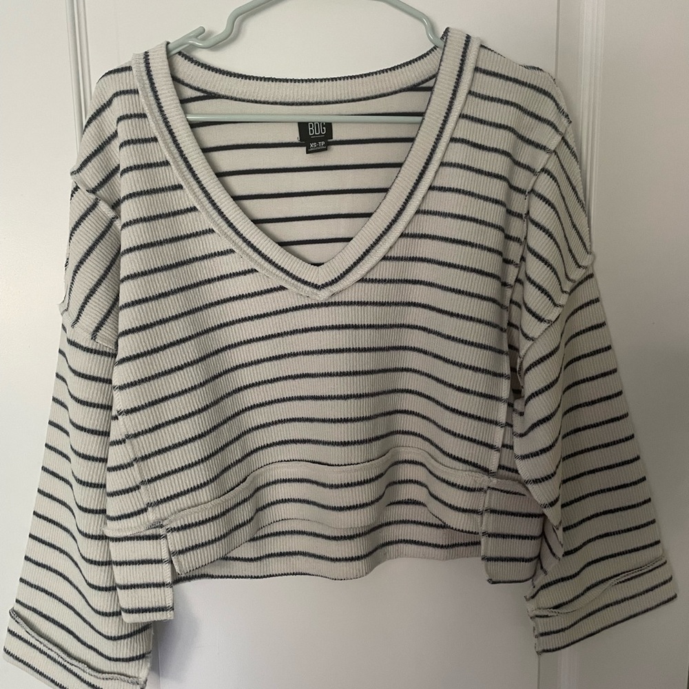 Navy Striped long sleeve boxy v-neck